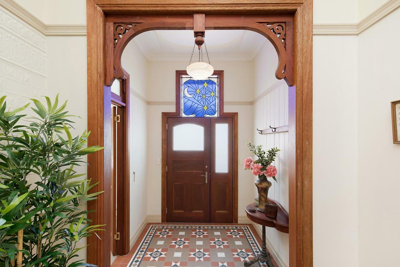 The Guesthouse Малені Екстер'єр фото